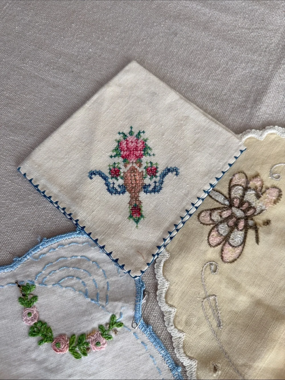 VTG Lot of 5 Floral Embroidered Doilies & Napkins - White, Cream, Pink, Blue